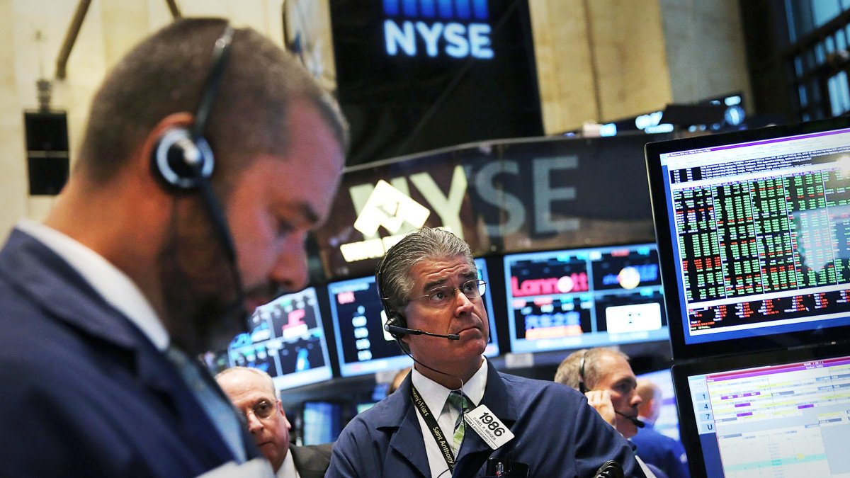 Stock Market Today: Stocks higher on rate cut bets, Dow aims for 40,000