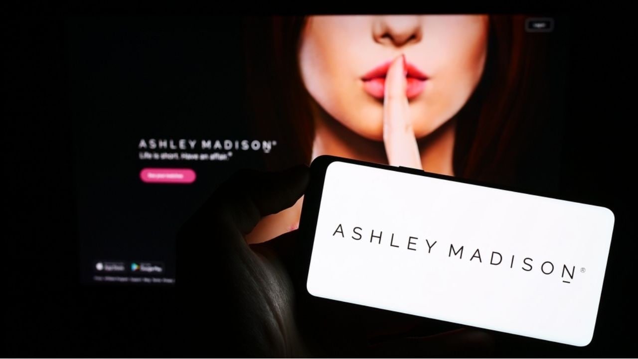 Ashley Madison makes millions on infidelity—No fundraising, no IPO plans